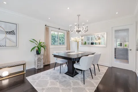 9 Ferrah Street, Markham, ON L3R 1N4