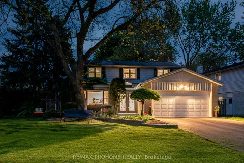 9 Ferrah Street, Markham, ON L3R 1N4