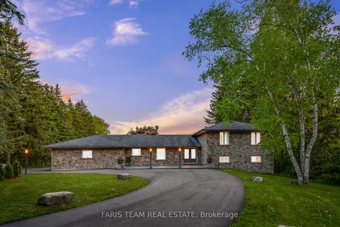 3245 16th Side Road, King, ON L7B 1A3