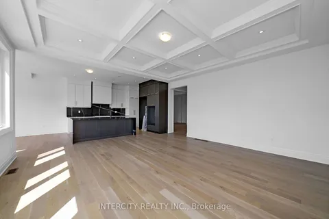 9 Sophies Crt, Vaughan, ON L4L 1A6