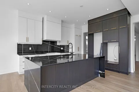 9 Sophies Crt, Vaughan, ON L4L 1A6