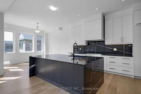 9 Sophies Crt, Vaughan, ON L4L 1A6