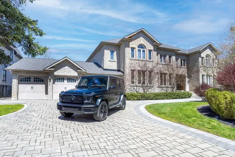 82 westwood Lane, Richmond Hill, ON L4C 6Y2