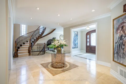 82 westwood Lane, Richmond Hill, ON L4C 6Y2