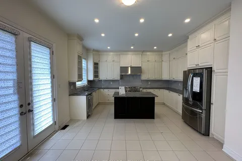 41 Perigo Crt, Richmond Hill, ON L4E 1K3