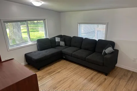 7978 County 13 Rd, Adjala-Tosorontio, ON L0M 1M0