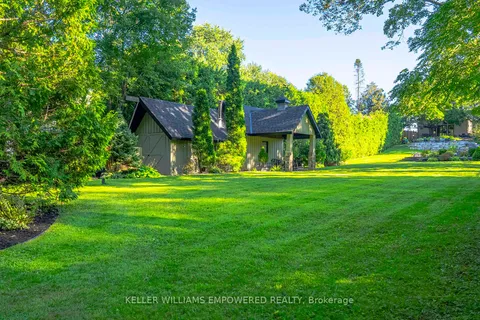 378 Old Bloomington Rd, Aurora, ON L4G 0M2