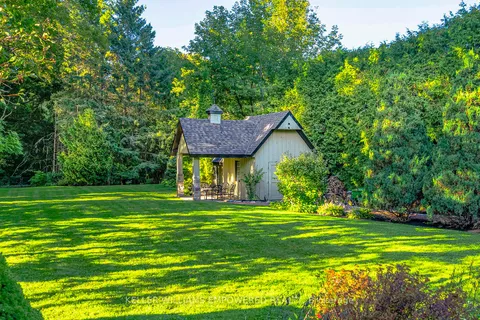 378 Old Bloomington Rd, Aurora, ON L4G 0M2