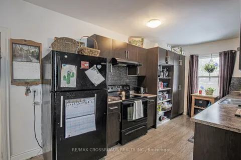 175 Mary St, Newmarket, ON L3Y 3P9