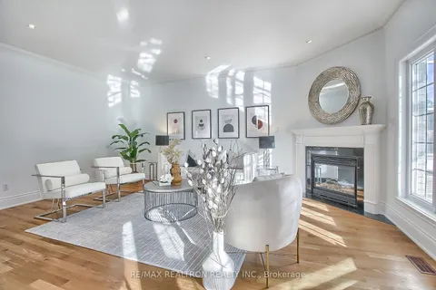 45 Frybrook Cres, Richmond Hill, ON L4B 4B9