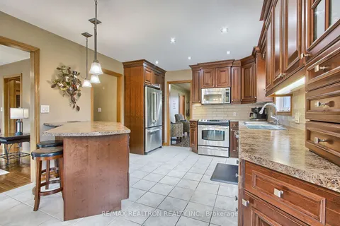 36 Audubon Way, Georgina, ON L0E 1A0