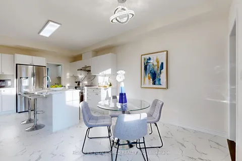 197 Beechborough Cres, East Gwillimbury, ON L9N 0N9
