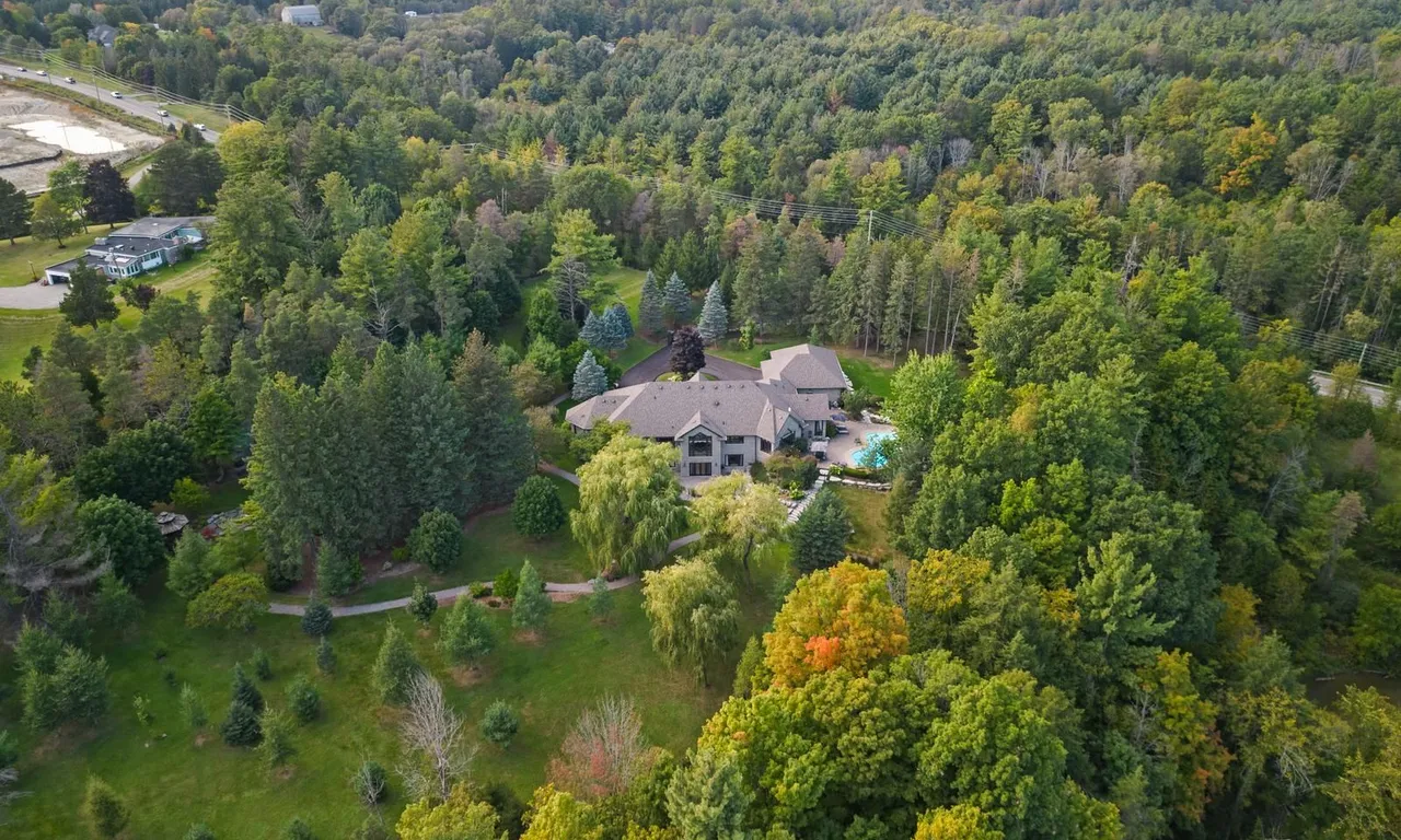 5775 Kirby Rd, Vaughan, ON L0J 1C0