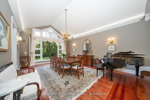 5775 Kirby Rd, Vaughan, ON L0J 1C0