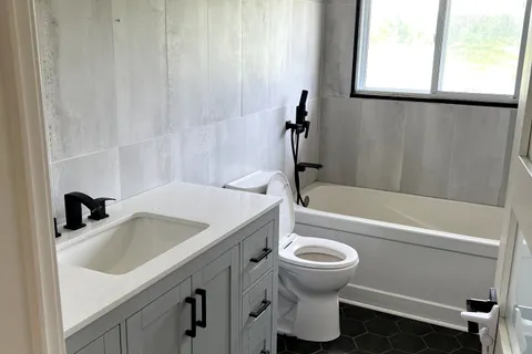 682 Holborn Road, East Gwillimbury, ON L3Y 4V8