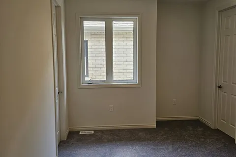 10 Hummingbird Grve, Adjala-Tosorontio, ON L0G 1W0