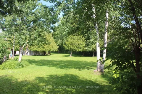 687 Varney Rd, Georgina, ON L4P 3E9