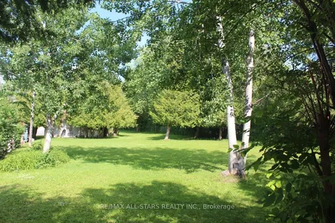 687 Varney Rd, Georgina, ON L4P 3E9