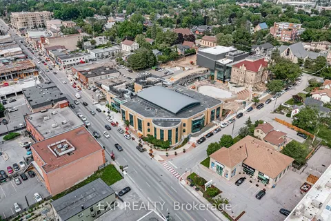 103 Gurnett St, Aurora, ON L4G 1P5