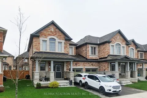 73 Jim Mortson Dr, East Gwillimbury, ON L9N 0R8