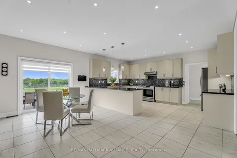 7 Stonesthrow Cres, Uxbridge, ON L0C 1A0