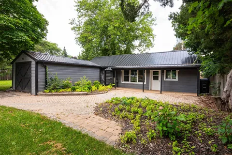 268 Victoria St, New Tecumseth, ON L0M 1K4