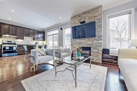 557 Woodspring Ave, Newmarket, ON L9N 0C2