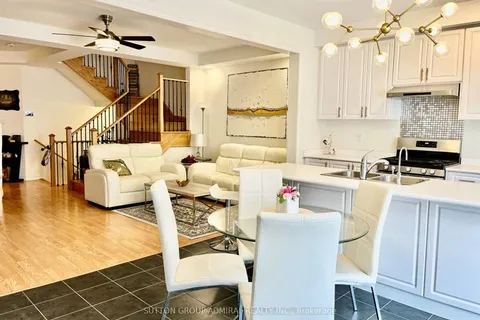 169 Boundary Blvd, Whitchurch-Stouffville, ON L4A 4W3