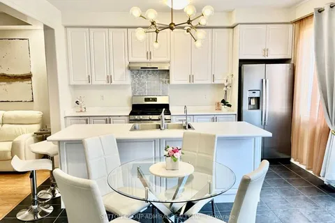 169 Boundary Blvd, Whitchurch-Stouffville, ON L4A 4W3