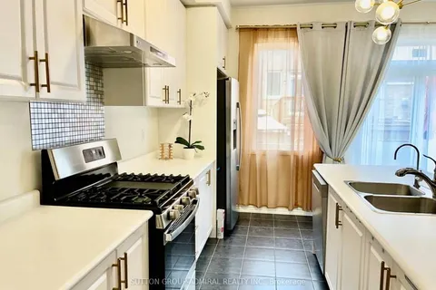 169 Boundary Blvd, Whitchurch-Stouffville, ON L4A 4W3