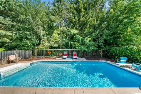 48 Lanewood Dr, Aurora, ON L4G 4T8