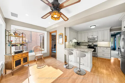 48 Lanewood Dr, Aurora, ON L4G 4T8