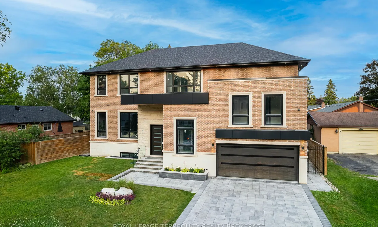 45 Seaton Dr, Aurora, ON L4G 2K2