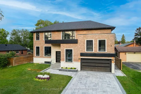 45 Seaton Dr, Aurora, ON L4G 2K2