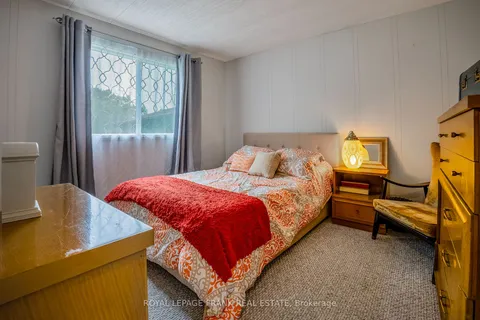 4 Ashley Crt, Georgina, ON L0E 1R0