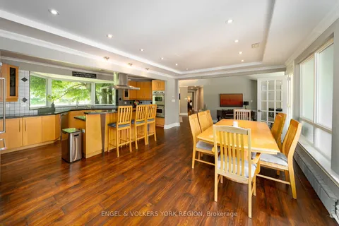 360 Kingscross Dr, King, ON L7B 1J9
