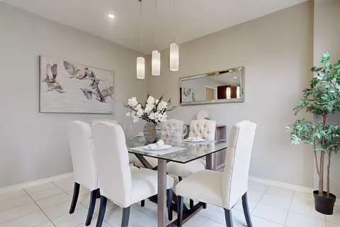 33 King William Cres, Richmond Hill, ON L4B 4S7