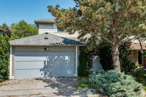 34 Riverglen Dr, Georgina, ON L4P 2P8