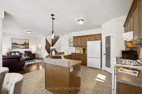 47 Burt Ave, New Tecumseth, ON L9R 0G8
