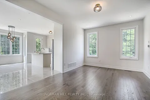 207 Seaview Hts, East Gwillimbury, ON L0G 1R0