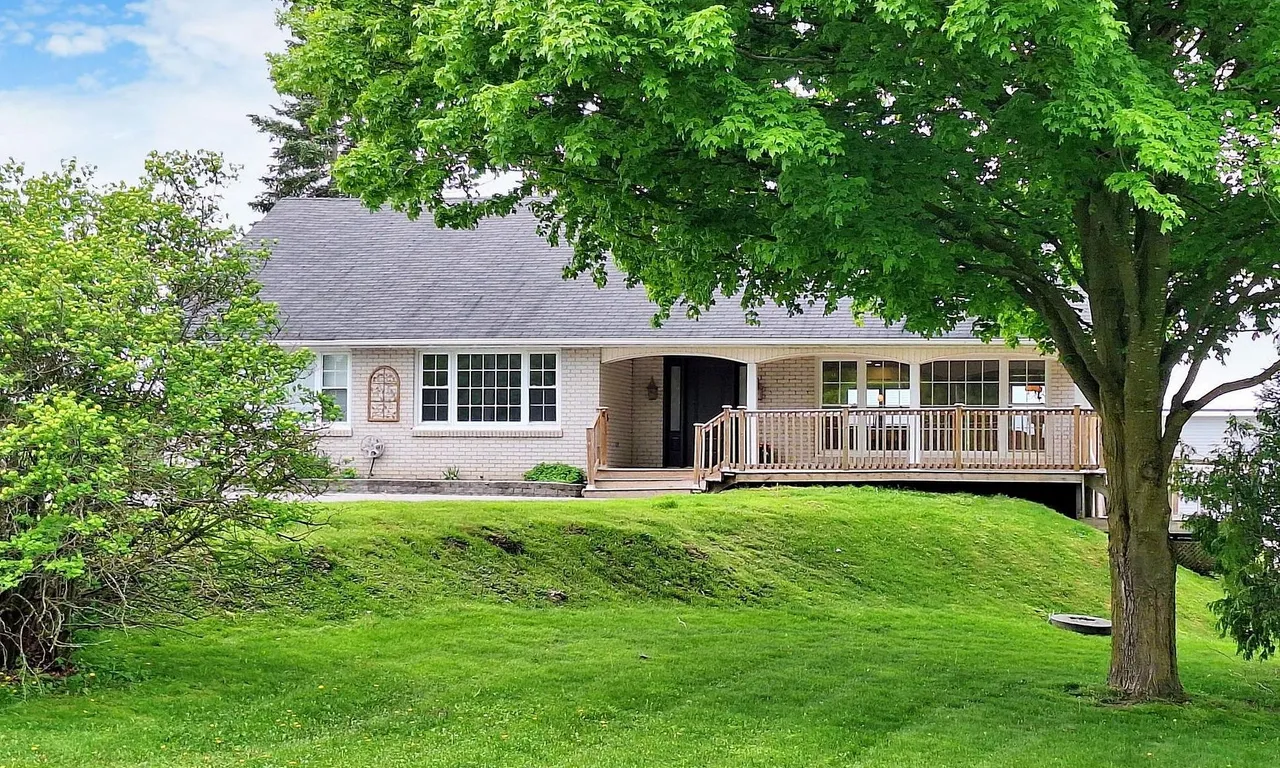 19622 Centre St, East Gwillimbury, ON L0G 1M0