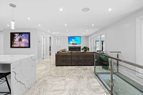 2993 Innisfil Beach Rd, Innisfil, ON L9S 4C3