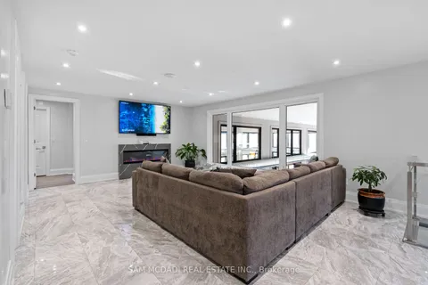 2993 Innisfil Beach Rd, Innisfil, ON L9S 4C3