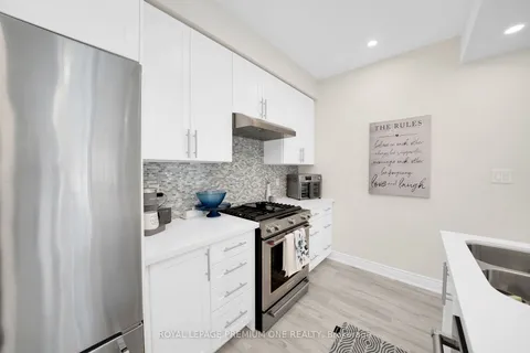 135 Arnold Cres, New Tecumseth, ON L9R 0T6