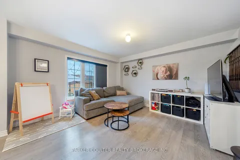 18 Gallagher Cres, New Tecumseth, ON L9R 0P3