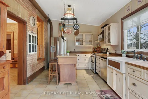 3940 County Rd 88 Rd, Bradford West Gwillimbury, ON L3Z 2A4