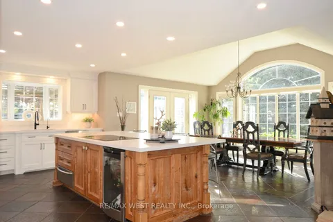 1910 18th Sdrd, New Tecumseth, ON L0G 1W0