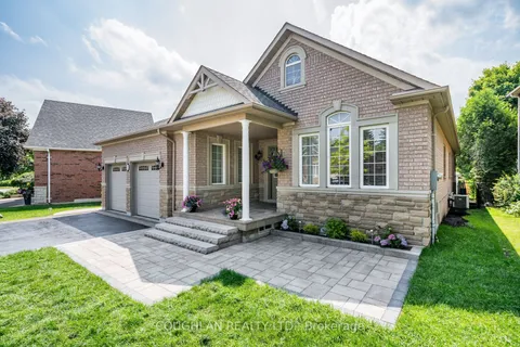 8 Cottontail Ave, Markham, ON L3S 4E7