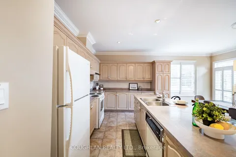 8 Cottontail Ave, Markham, ON L3S 4E7