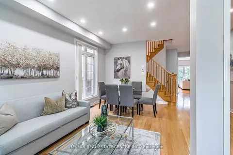 121 Stonechurch Cres, Markham, ON L6B 0J1